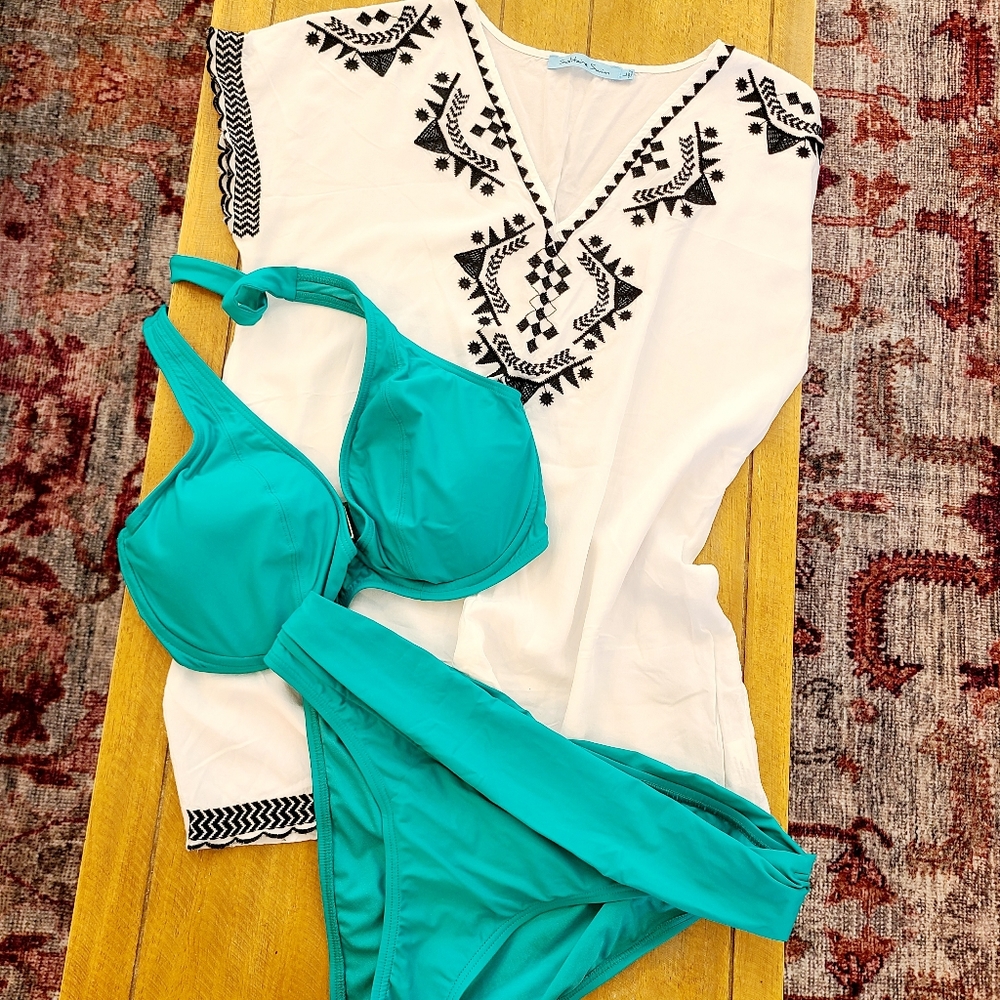 Embroidered tunic top